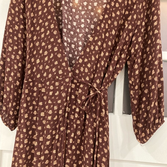 Floral wrap dress - Picture 2 of 7